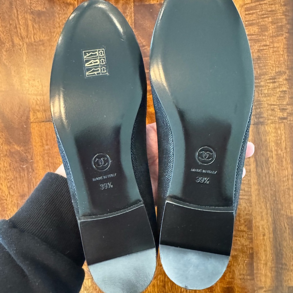 Classic Black Chanel Flats - Picture 8 of 10